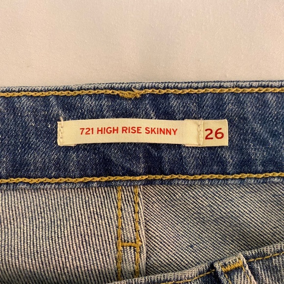 HIGH RISE LEVI PATCH JEANS - Picture 4 of 7